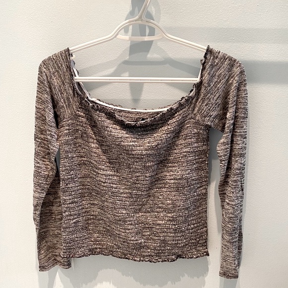 UK2LA Tops - UK2LA • Grey stretchy long sleeve crop top